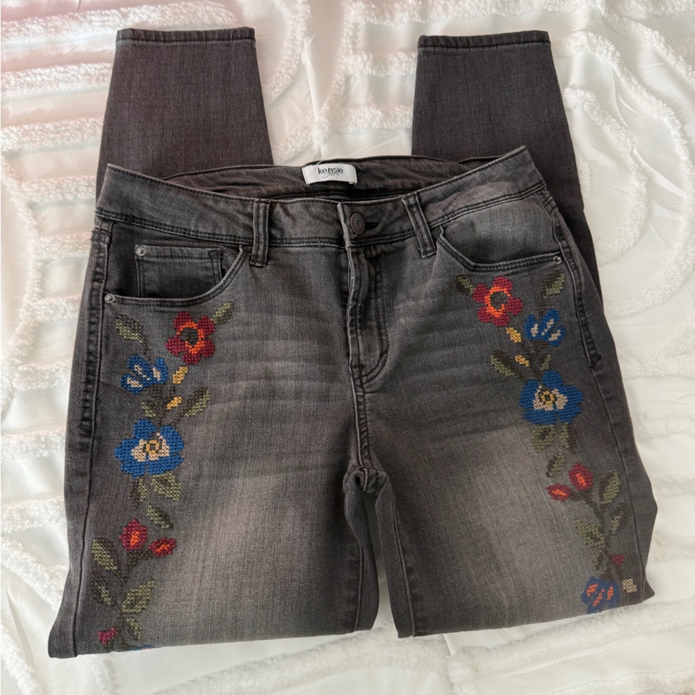 Kensie Jeans with Floral Embroidery - Picture 6 of 10